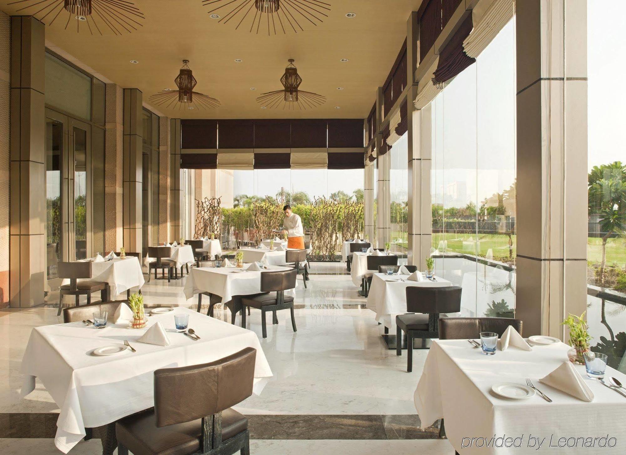 Radisson Blu Hotel Amritsar Restaurant photo